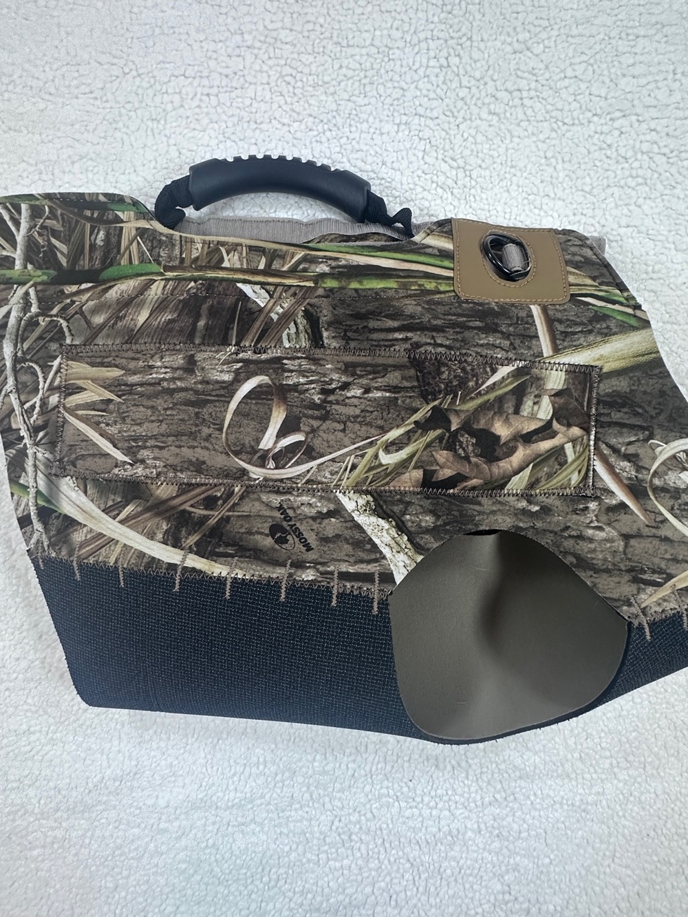 Mossy Oak Dog Camo neoprene vest/ harness with Black Base, handle